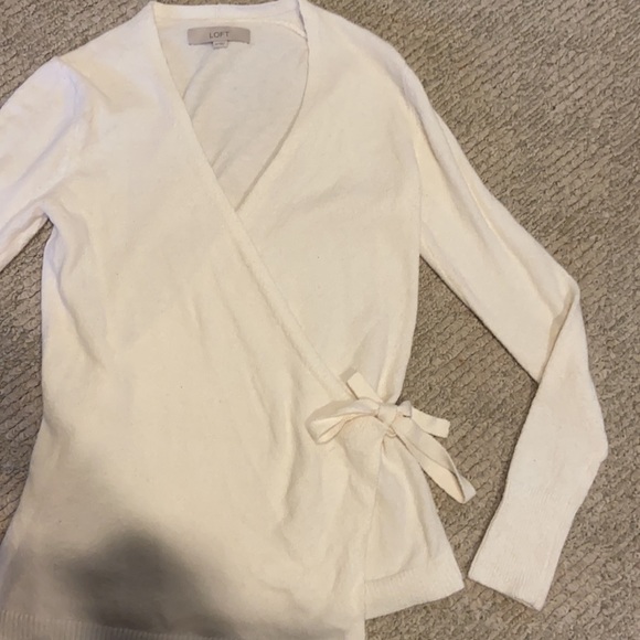 LOFT white bow-tie wrap around sweater size XS - Picture 5 of 7